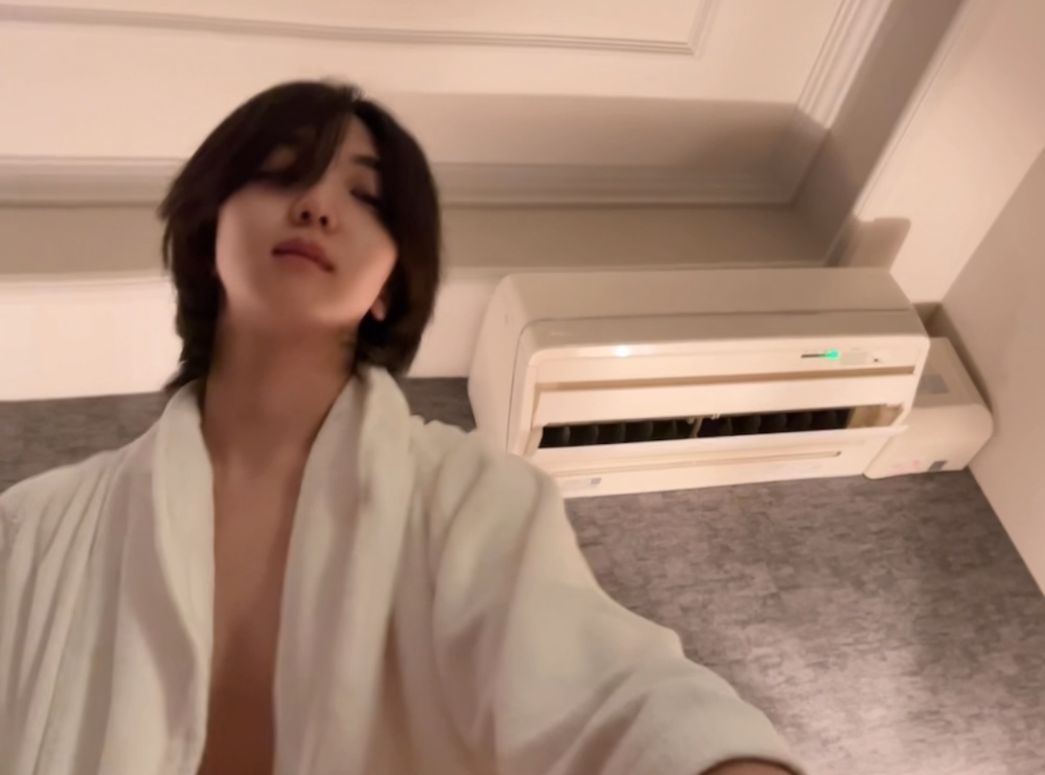 RIHITO（リヒト） 後ろからおもちゃで責めてるときこんな感じ