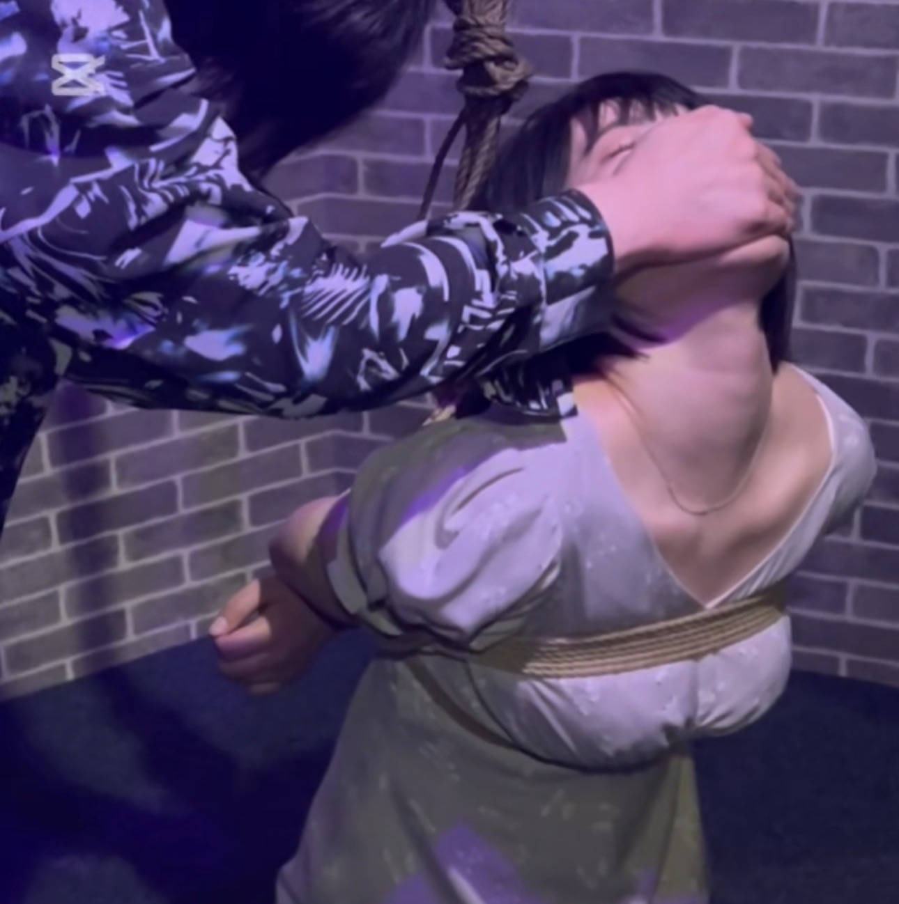 MELO（メロ） 緊縛×呼吸管理