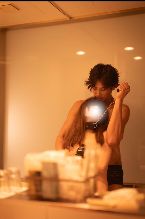 KOUNOSUKE 鏡や鏡よ鏡よ…