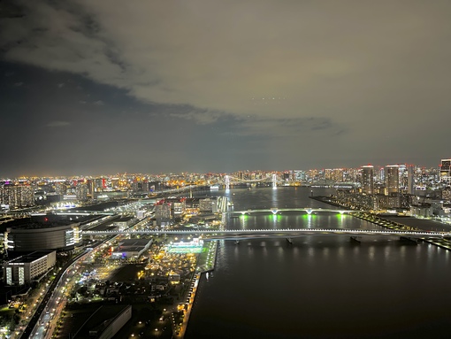 SHOU（ショウ） 窓に