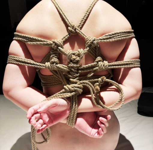 EIJI（エイジ） 緊縛