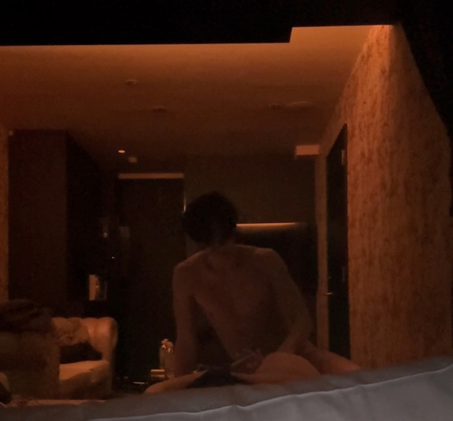 KOUNOSUKE うつ伏せ