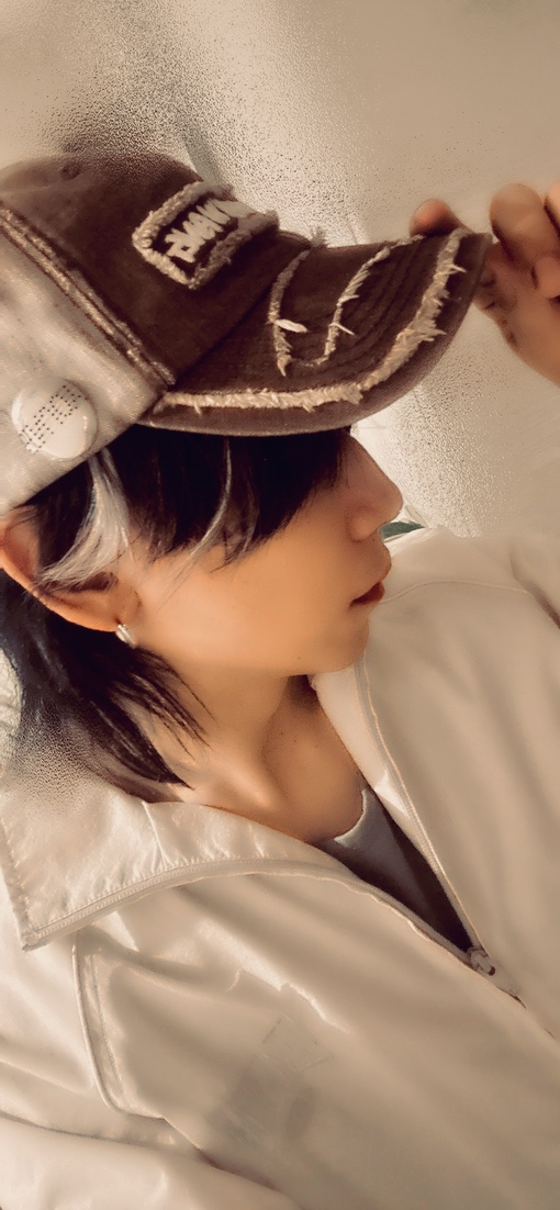 HIKARU（ヒカル） nontitle。