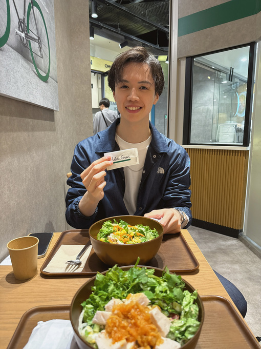 CHIHARU（チハル） つむくんとサラダを食べました✨