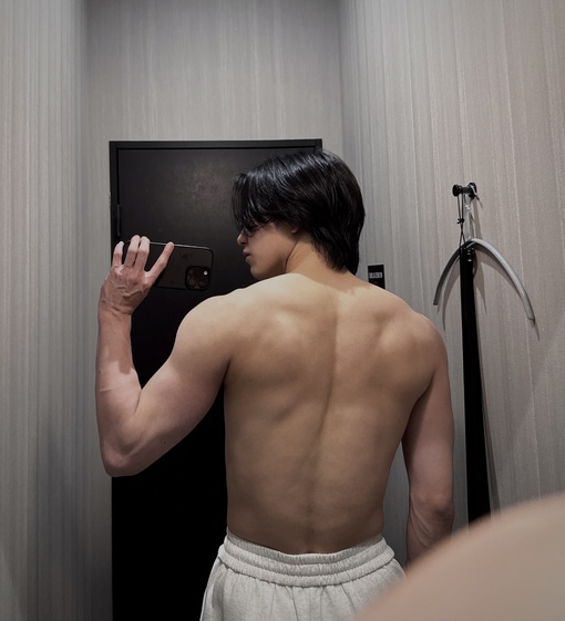 CHIHARU（チハル） 背中と腕の日